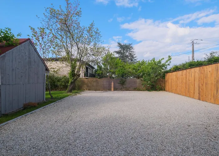 Le Jardin De Gassiot Etape Pro 3* Saint-Quentin-de-Baron